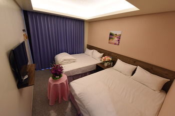 Hotel 九九商旅 Taichung Exterior foto